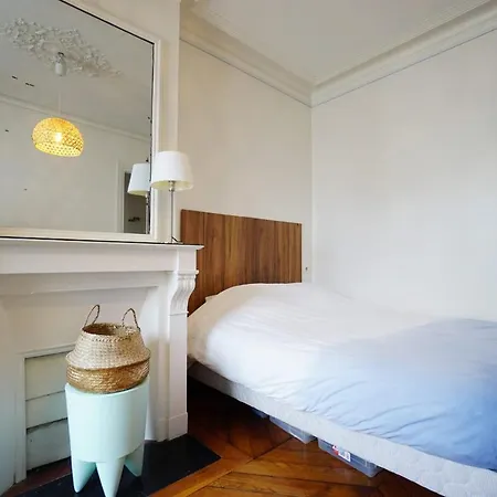 Nice And Spacious In The Batignolles